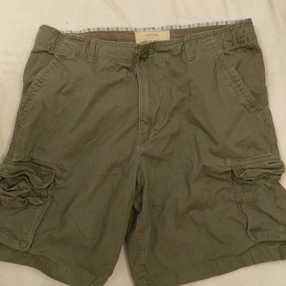 Faded Glory cargo shorts size 40